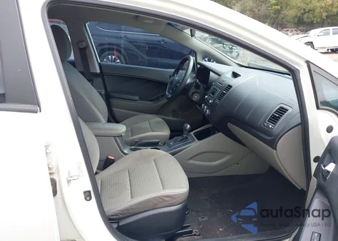 2015 Kia Forte Lx z USA, uszkodzony, nr VIN KNAFX4A61F5302325